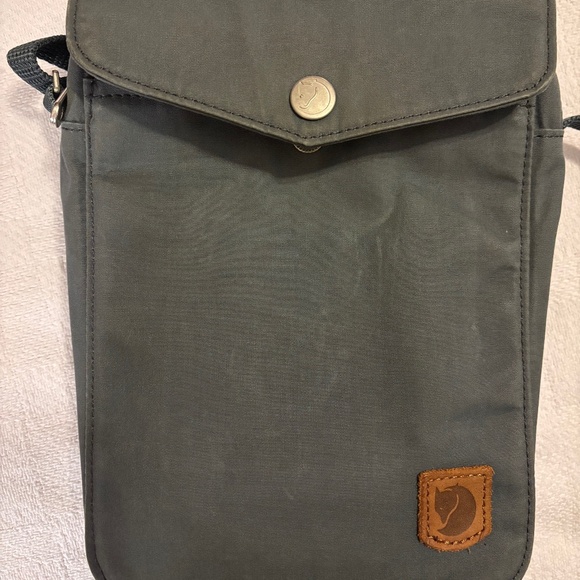 Fjallraven Greenland Pocket Crossbody - Picture 1 of 7